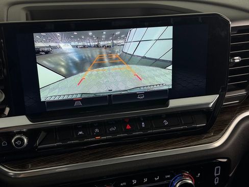 Used 2024 GMC Sierra 1500 SLE w/ X31 Off-Road Package image 19