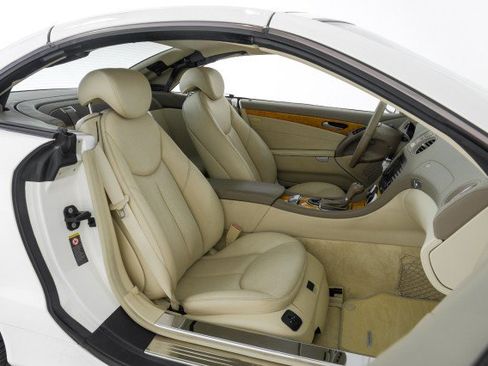 Used 2008 Mercedes-Benz SL 550 image 31