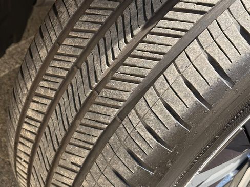 Used 2025 BMW iX xDrive50 w/ Premium Package image 17