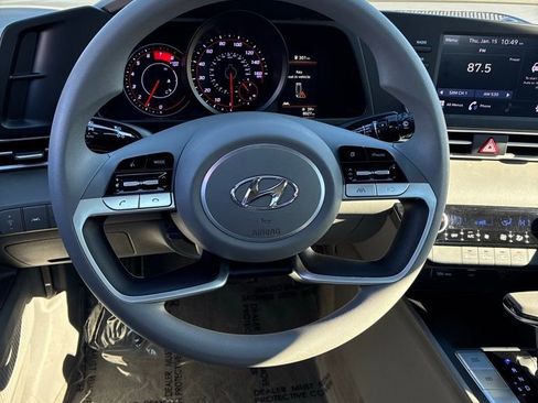 Used 2023 Hyundai Elantra SEL image 16