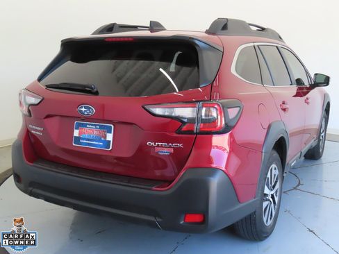 Used 2025 Subaru Outback Premium AWD/4WD image 3