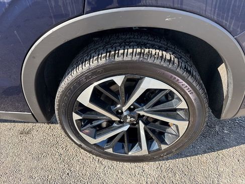 Used 2024 Mitsubishi Outlander SE Black Edition image 9