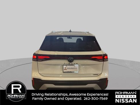 Used 2025 Volkswagen Tiguan S w/ 18" Wheel Package AWD/4WD image 4