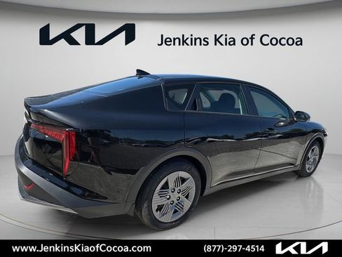 New 2026 Kia K4 FWD image 4