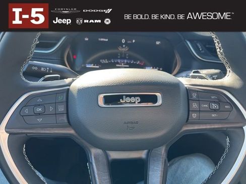 New 2025 Jeep Grand Cherokee Limited w/ Luxury Tech Group II image 2