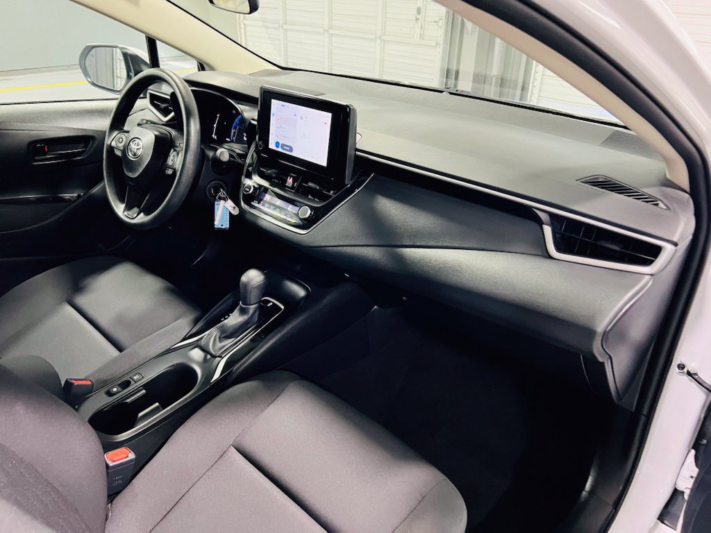 Used 2026 Toyota Corolla LE FWD image 34