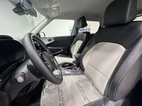 Used 2023 Kia Soul GT-Line image 11