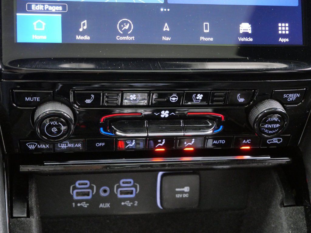 Used 2023 Jeep Grand Cherokee Overland AWD/4WD image 27