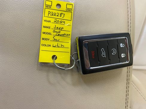 Used 2024 Jeep Grand Cherokee Limited AWD/4WD image 47