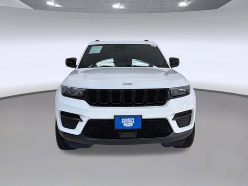 Used 2025 Jeep Grand Cherokee Laredo X AWD/4WD image 6