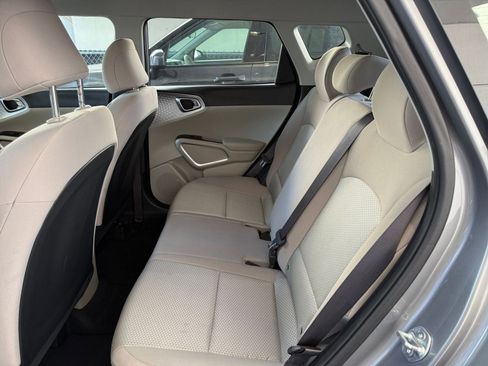 Used 2025 Kia Soul LX w/ Option Group 015 image 25