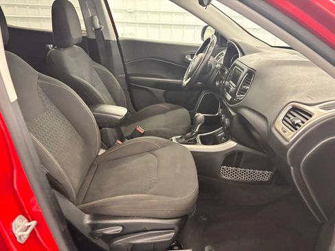 Used 2018 Jeep Compass Sport w/ Cold Weather Group FWD image 48