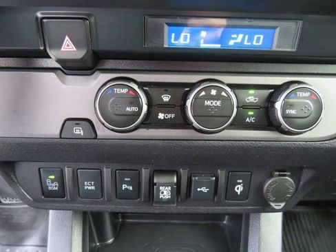 Certified 2021 Toyota Tacoma TRD Off-Road w/ Technology Package image 29