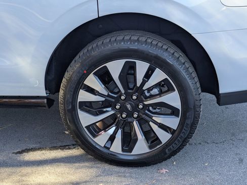 New 2025 Ford Expedition Platinum w/ Platinum Ultimate Package image 8