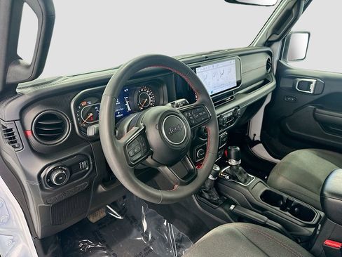 Used 2024 Jeep Wrangler Unlimited Rubicon w/ Technology Group AWD/4WD image 9