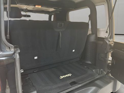 Used 2015 Jeep Wrangler Sport w/ Quick Order Package 23S AWD/4WD image 11
