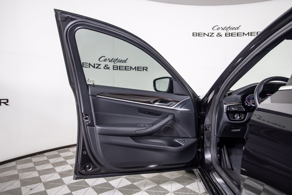 Used 2023 BMW 530i w/ Convenience Package RWD image 17