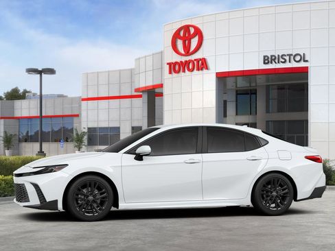 Used 2026 Toyota Camry SE w/ Convenience Package FWD image 16