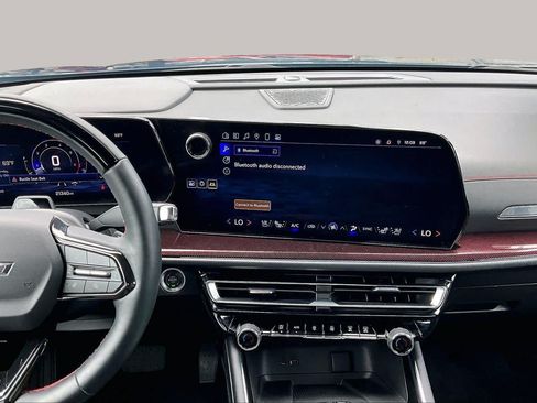Used 2024 Chevrolet Traverse RS FWD image 7