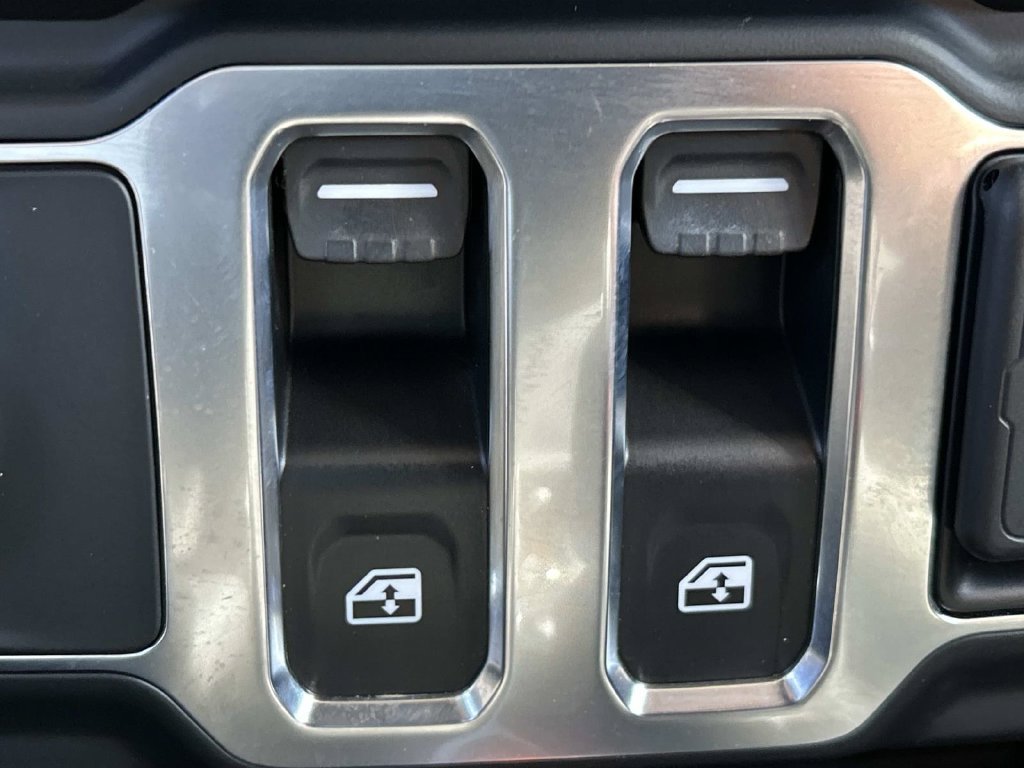 Used 2021 Jeep Wrangler Sport AWD/4WD image 46