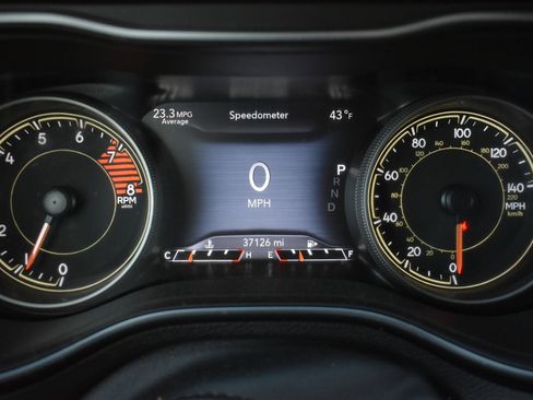 Used 2021 Jeep Cherokee Latitude Lux w/ Comfort/Convenience Group image 31