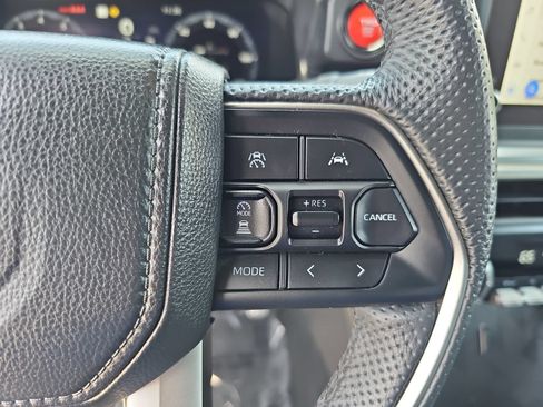 Used 2025 Toyota Tacoma TRD Sport AWD/4WD image 17