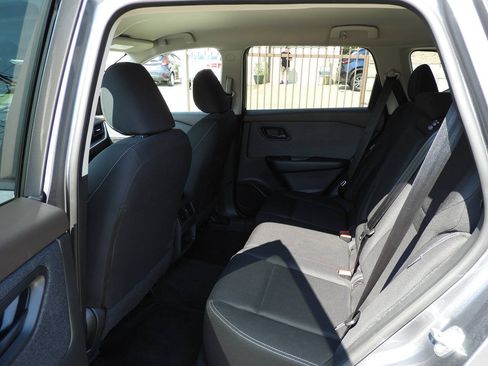 Used 2023 Nissan Rogue S AWD/4WD image 17