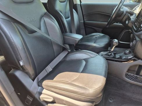 Used 2019 Jeep Compass Limited AWD/4WD image 30