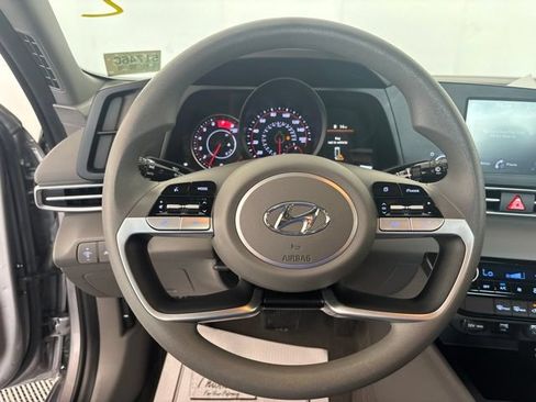Used 2023 Hyundai Elantra SEL FWD image 3
