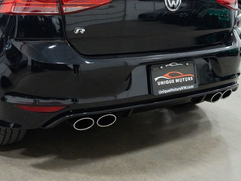 Used 2016 Volkswagen Golf 4-Door image 9