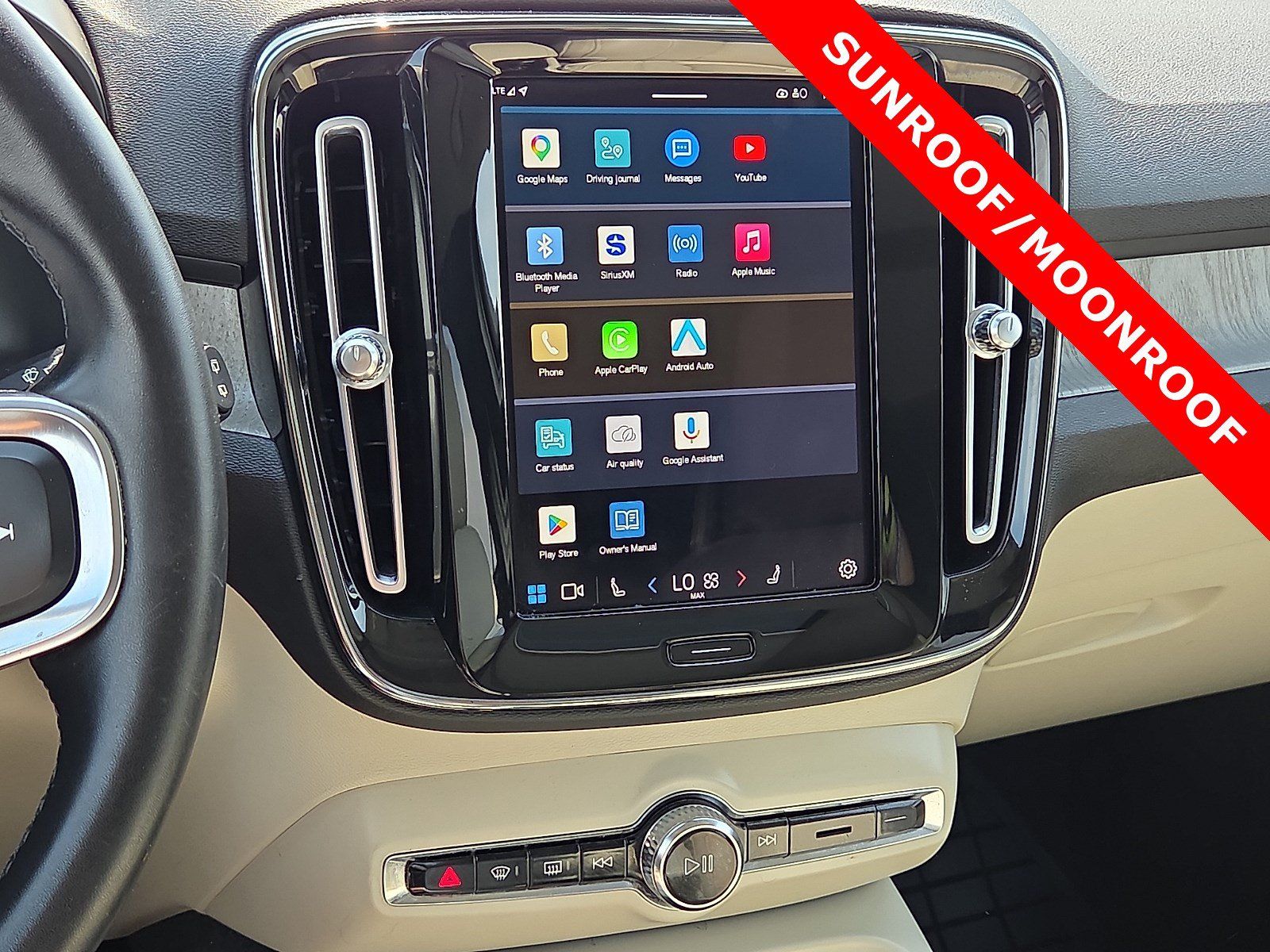 Used 2023 Volvo XC40 B4 Ultimate FWD image 16