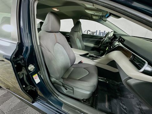 Used 2018 Toyota Camry L image 29