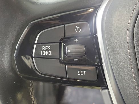 Used 2018 BMW 530i xDrive image 13