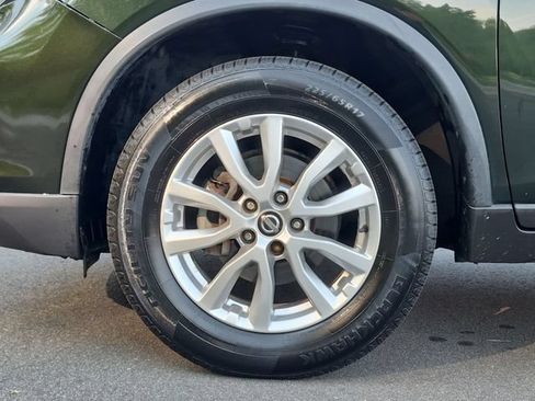 Used 2018 Nissan Rogue SV AWD/4WD image 19