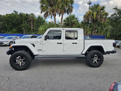Used 2020 Jeep Gladiator Overland w/ LED Lighting Group AWD/4WD image 5
