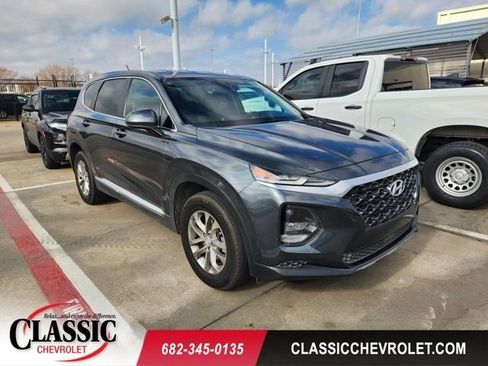 Used 2019 Hyundai Santa Fe SE image 1