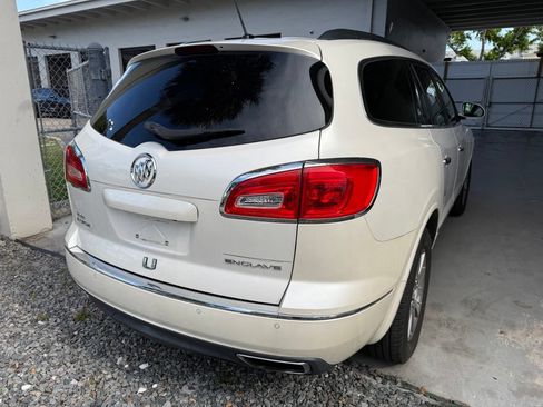 Used 2015 Buick Enclave Leather FWD image 3