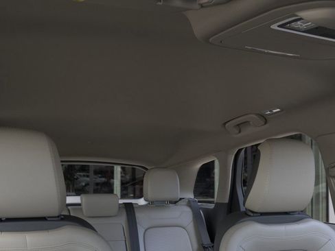 New 2026 Lincoln Corsair Premiere image 22