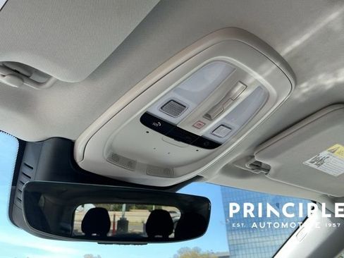 Certified 2025 Volvo XC90 B5 Plus image 22