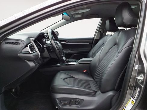 Used 2018 Toyota Camry SE w/ Protection Package (Q2) FWD image 11