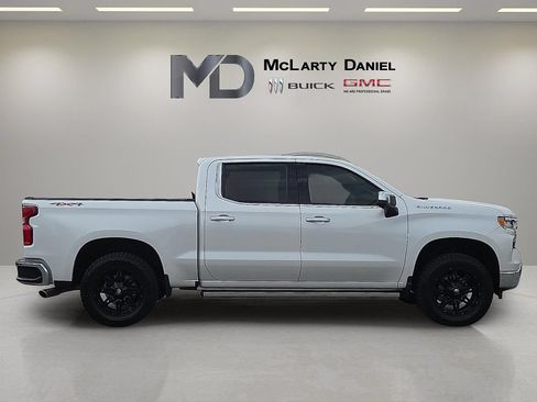 Used 2022 Chevrolet Silverado 1500 LTZ w/ LTZ Convenience Package II AWD/4WD image 15