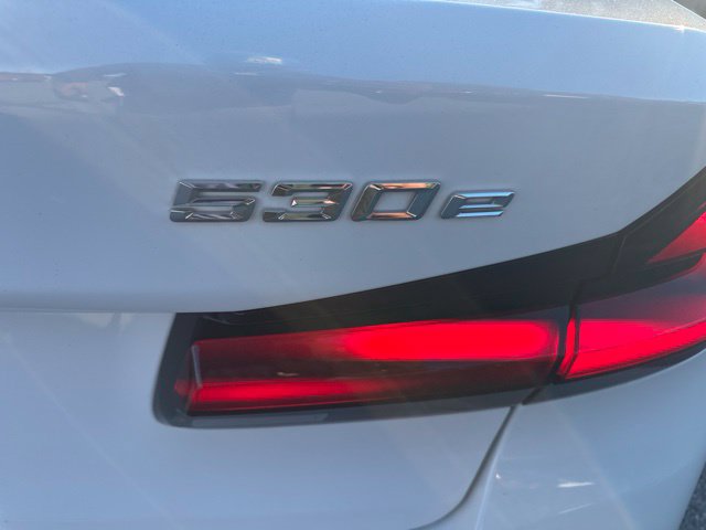 Used 2023 BMW 530e w/ Premium Package RWD image 14