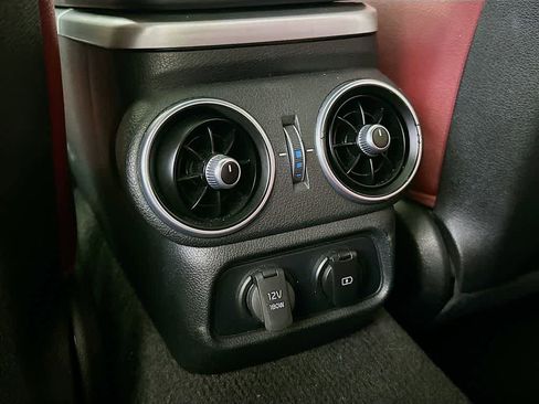 Used 2018 Kia Stinger GT1 image 13