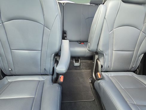 Used 2019 Buick Enclave Premium w/ Experience Buick Package AWD/4WD image 23
