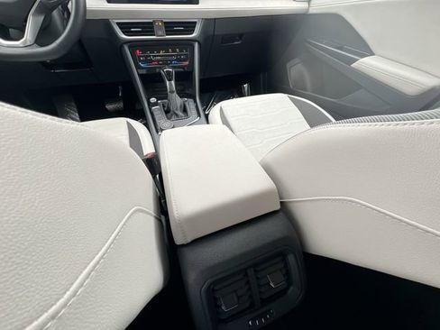 Used 2025 Volkswagen Taos SE image 20