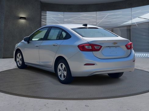 Used 2017 Chevrolet Cruze LS FWD image 3