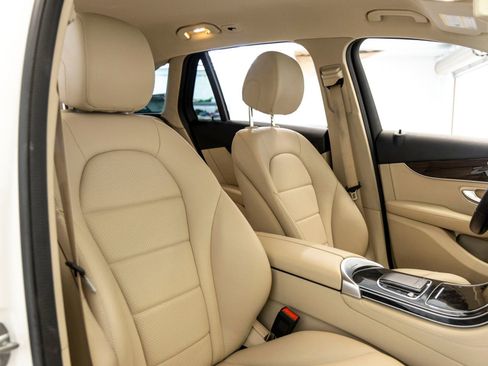 Used 2020 Mercedes-Benz GLC 300 GLC 300 image 27