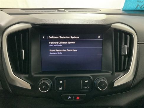 Used 2024 GMC Terrain SLT image 32