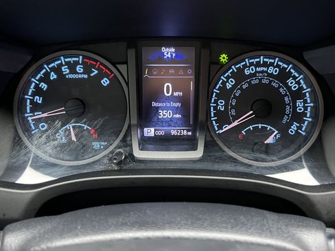 Used 2018 Toyota Tacoma TRD Off-Road image 31