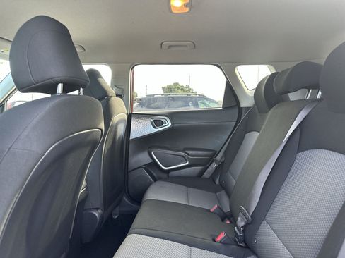 Certified 2023 Kia Soul LX w/ LX Technology Package FWD image 22